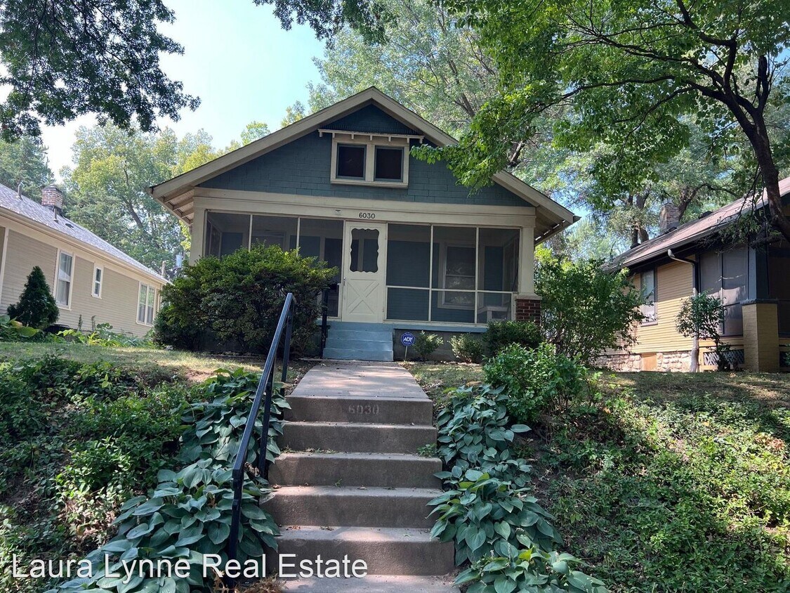 Foto principal - 3 br, 1 bath House - 6030 Kenwood Avenue