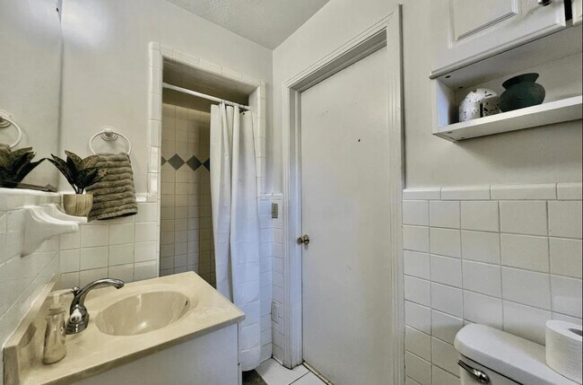 Foto del edificio - 1201 Domingo Dr