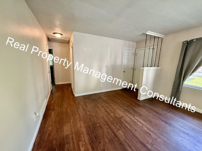 Building Photo - 2-Bedroom Home with Spacious Backyard & Deck