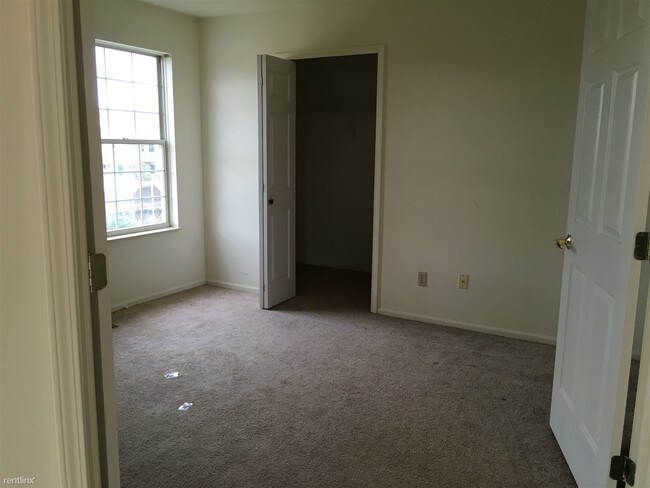 Building Photo - 228 Brookwood Dr