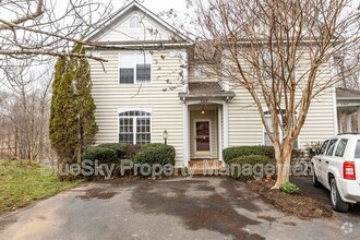 Building Photo - 2304 Ravenswood Ct
