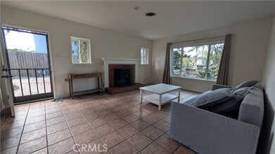 Building Photo - 546 Griswold Ave
