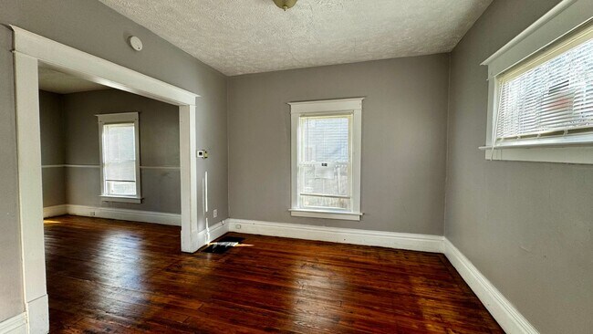 Building Photo - 1142 Bemis-Baxter neighborhood, washer and...