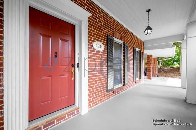Foto del edificio - 2231 Allaire Ln NE