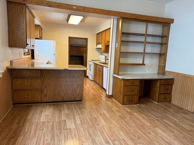 Foto del edificio - 5 Bedroom 3 bath - North Fargo