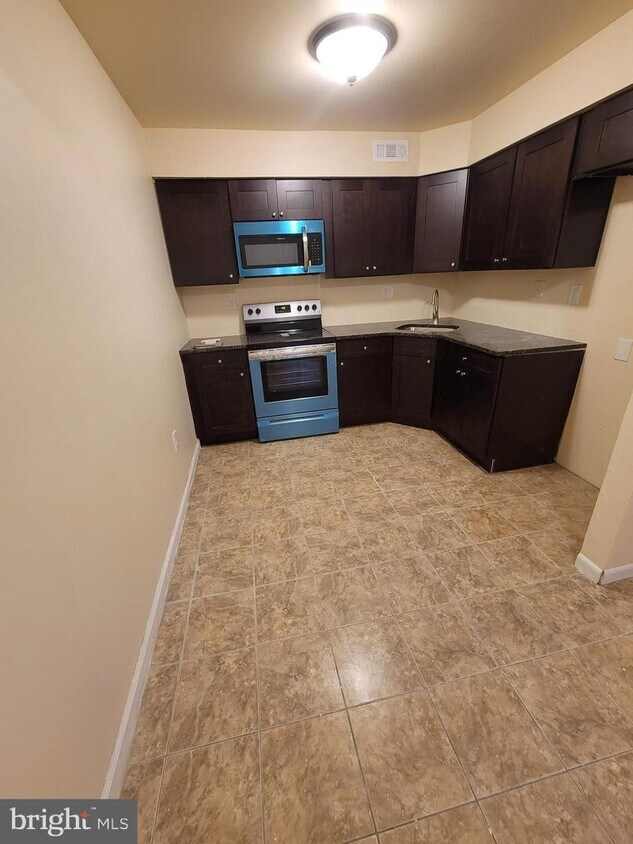 131 Willow Turn Unit A, Mount Laurel Township, NJ 08054 Apartment for