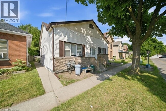 Building Photo - 172 Albion St
