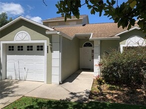 Building Photo - 640 Villa Ct