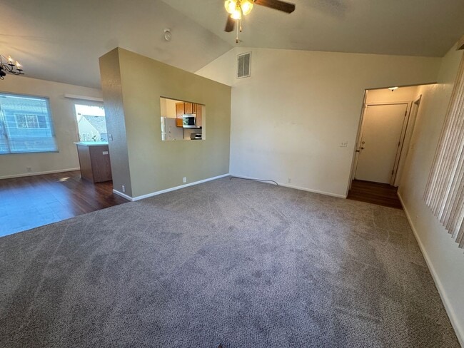 Building Photo - Charming 2 Bed, 2 Bath in Stetson Hills!
