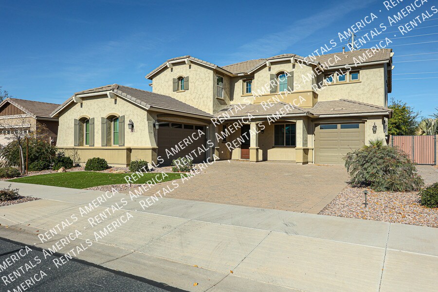 Primary Photo - Stunning 5 bedroom 3.5 baths A must see!!!