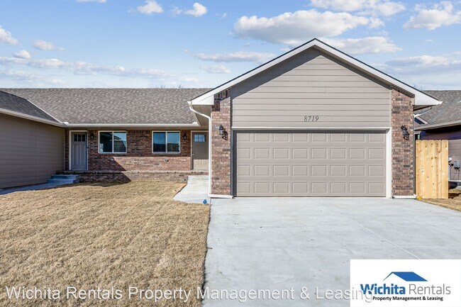 Building Photo - 4 br, 3 bath House - 8719 E. Chris Ct.