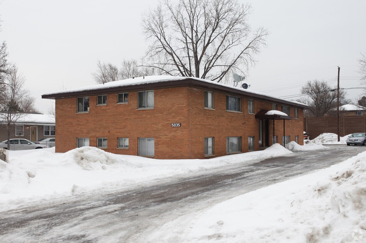 Foto del edificio - 5035 3rd St NE