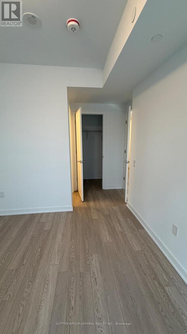 Building Photo - 634 Church St