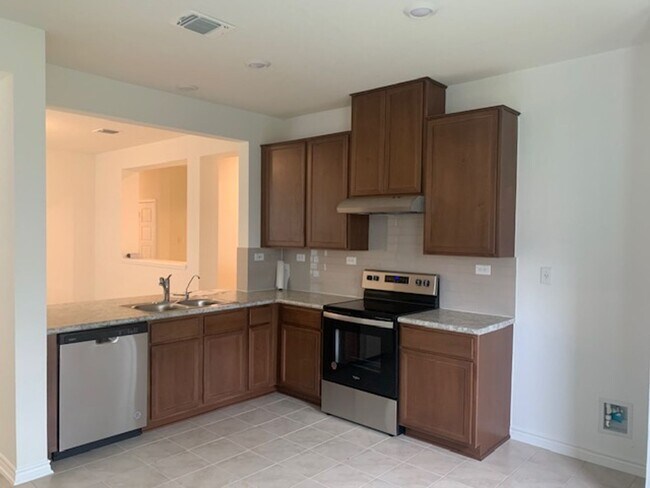 Foto del edificio - ONE STORY  |  NO CARPET  |  9' CEILING  |  EASY MAINTENANCE  |  2 CAR GARAGE  |  BUILT IN 2023