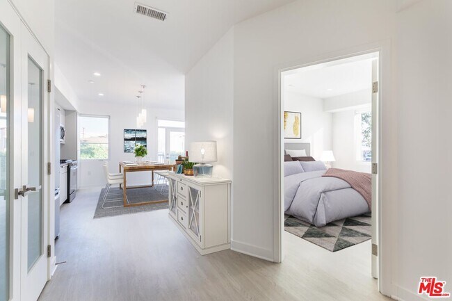 Foto del edificio - 843 Wilcox Ave