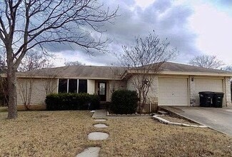 Building Photo - 509 Meadowbrook Dr