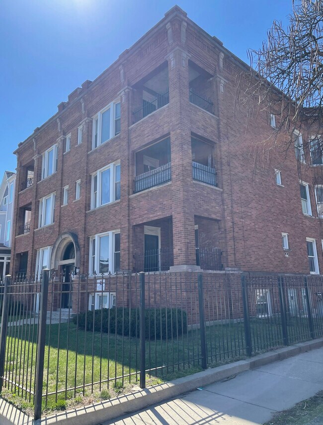 Building Photo - 7236 S Jeffery Blvd