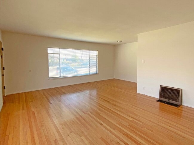 Building Photo - 215 S Baldwin Ave