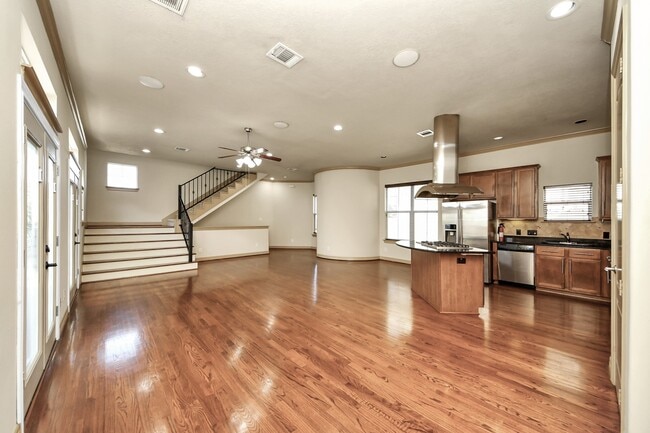 Building Photo - 5711 Kiam St