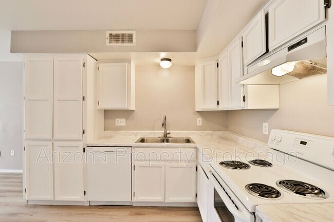 Foto del edificio - 6220 E Greenway St