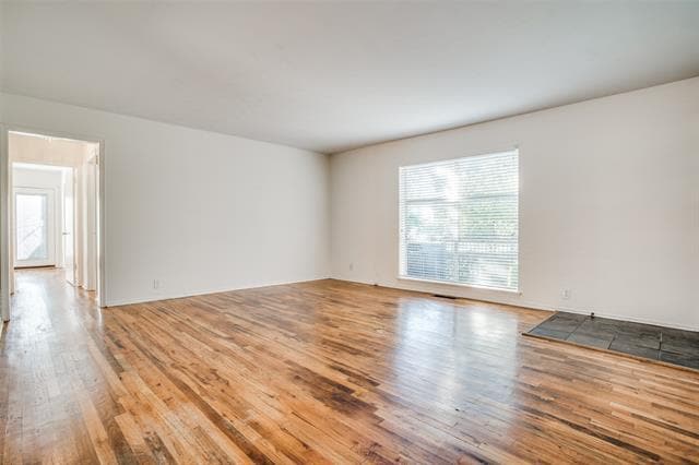 Foto del edificio - 8518 Baltimore Dr