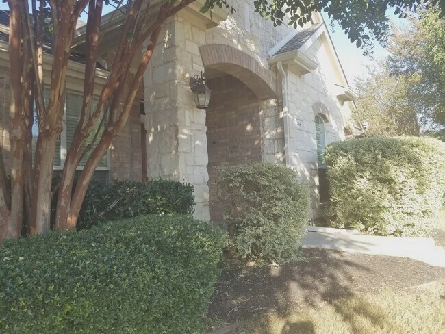 Building Photo - 4516 Kingsway Ln