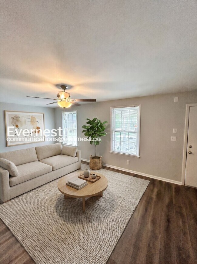 Foto del edificio - 208 Glenrose Ct