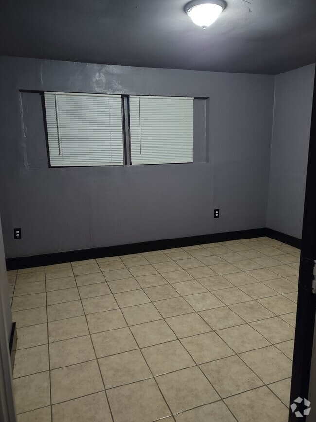 South Forest Heights Park Apartments under 500 Baton Rouge, LA 3