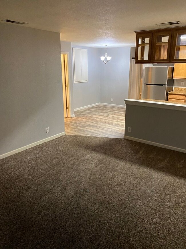 Building Photo - Cozy 3-Bedroom Condo with Washer/Dryer and...