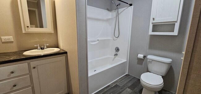 Foto del edificio - 154 Birch Ct