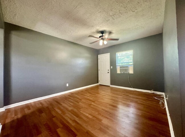 Foto del edificio - 24 SW 10th Ave