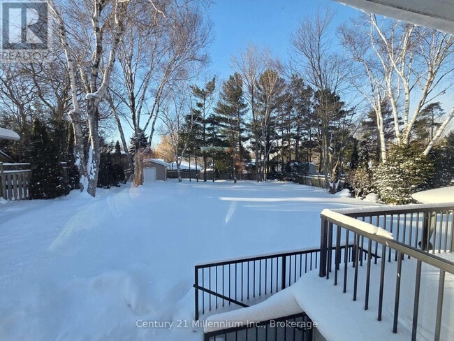 Photo du bâtiment - 398 Kingsway St