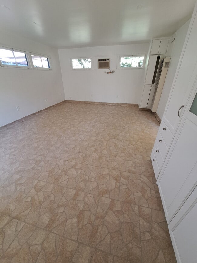 Building Photo - 4574 Viro Rd