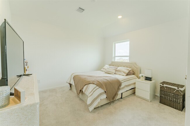 Building Photo - 6731 Iron Clover Dr