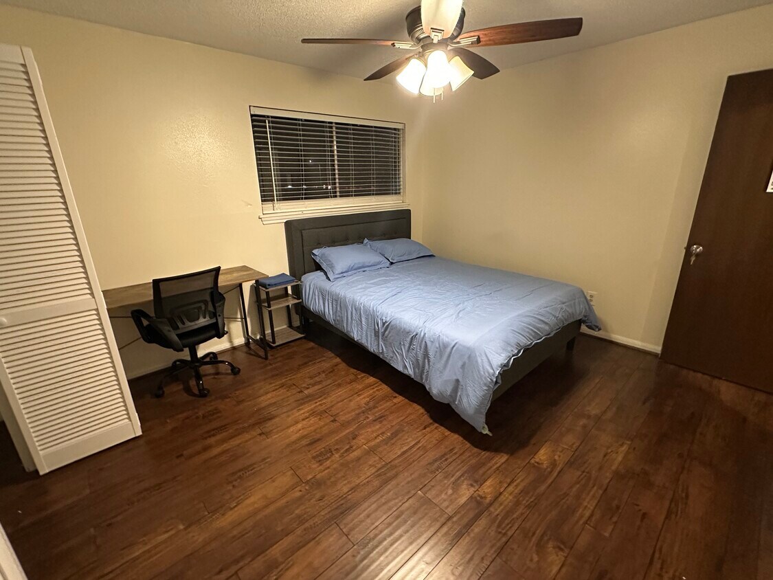 Foto principal - 223 Blue Castle Ln