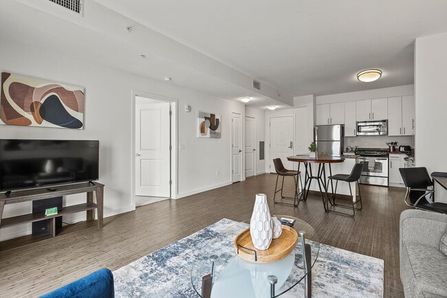 Building Photo - 301 Commons Park S