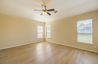 Building Photo - 26431 Richwood Oaks Dr