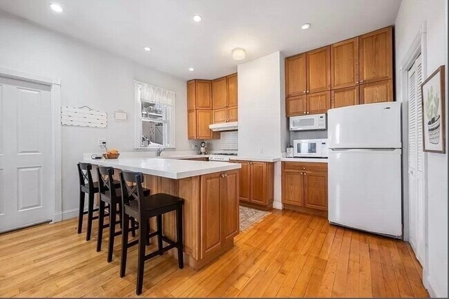 Foto del edificio - 866 E 5th St