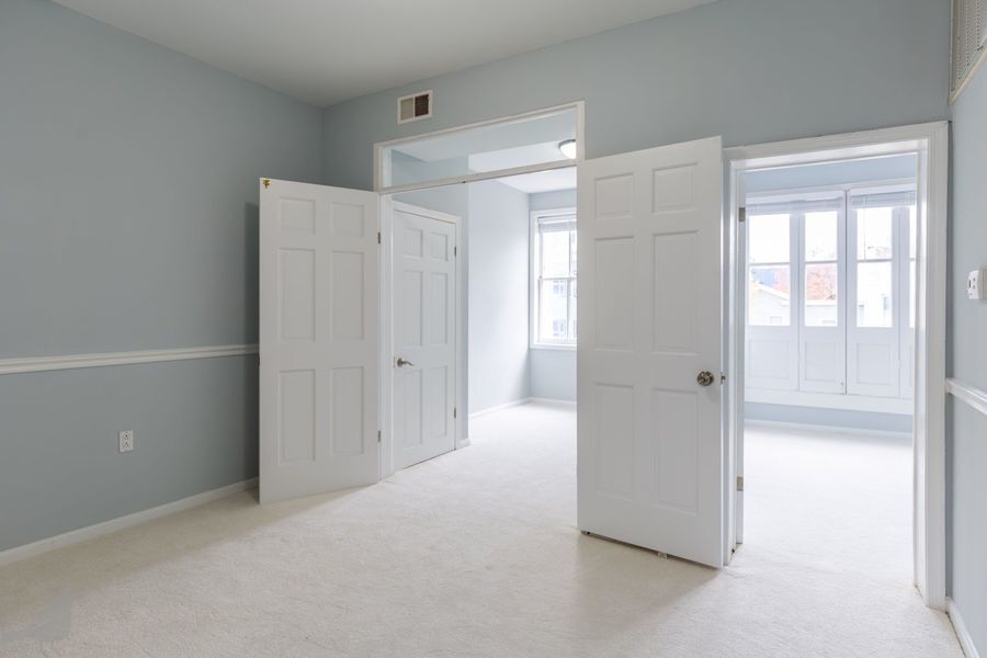 Primary Photo - Terrific Two Bedroom Gem in Georgetown! Pa...