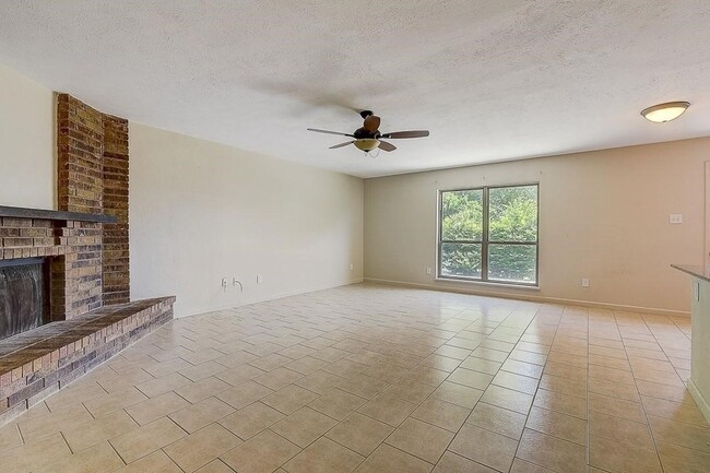 Foto del edificio - 5501 Adams Dr