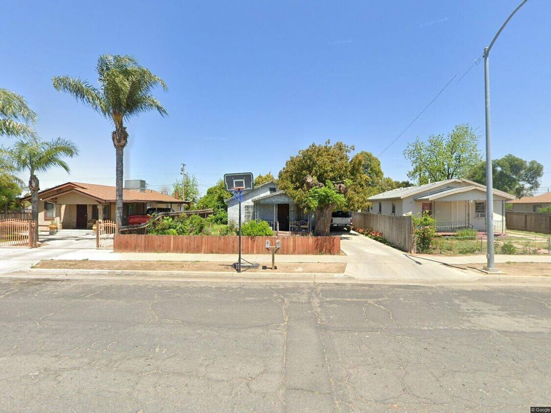 Foto principal - 711 S B St