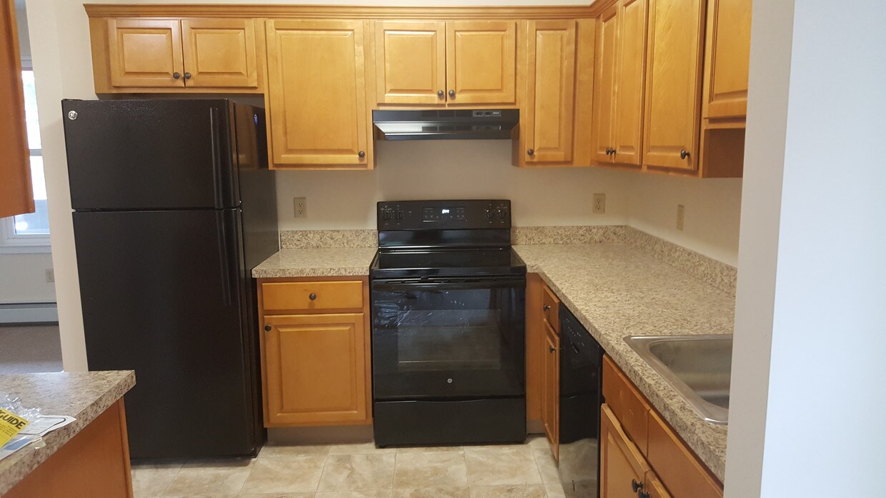 47 Wolcott St, Hartford, CT 06106 Apartments in Hartford, CT