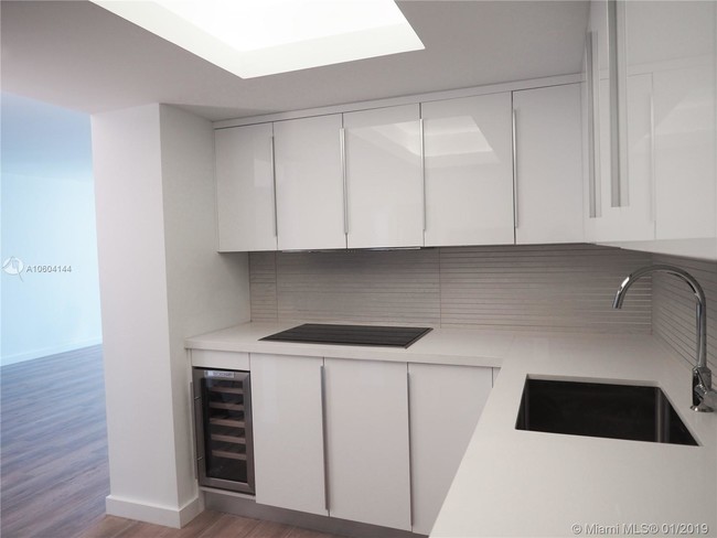 Building Photo - ARLEN HOUSE EAST CONDO