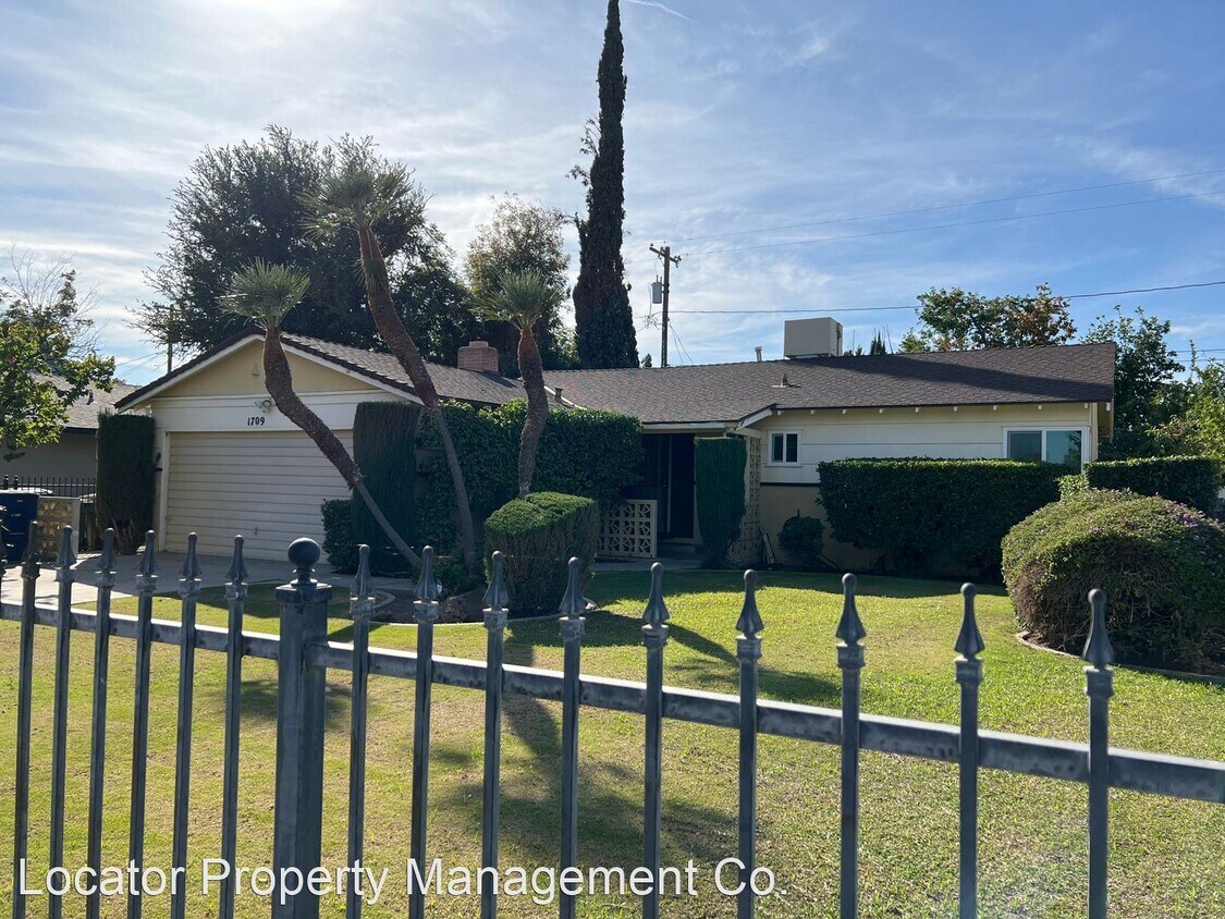 3 br, 1.5 bath House 1709 Benton Street House Rental in Bakersfield