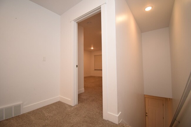 Foto del edificio - Beautiful 4 Bed Eagle Mountain Home, Near Parks & Paths!!