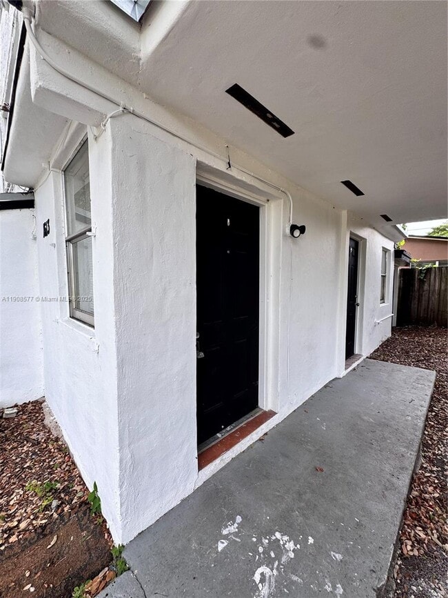 Foto del edificio - 1613 NW 45th St