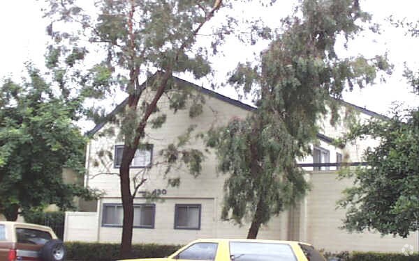 Foto del edificio - 430-440 Linden Dr