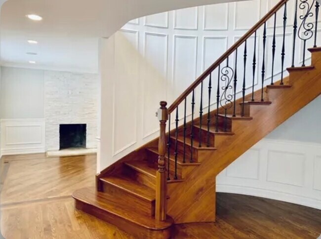 Foto del edificio - 131 Montgomery Ln