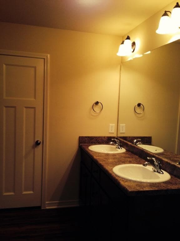 Building Photo - 6931 Charmingdale Dr S