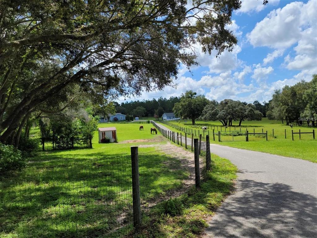 Foto principal - 1475 W Jackson Hill Ct